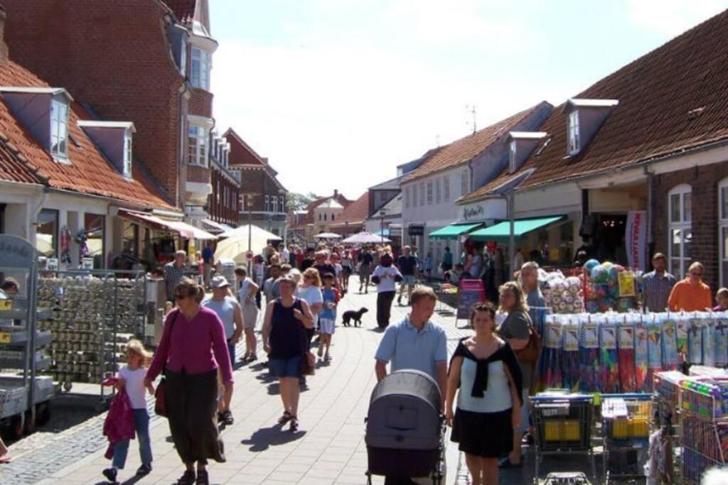 Hyggeligt Lille Byhus Lige Mellem Havnen Og Bytorv Ringkøbing Extérieur photo